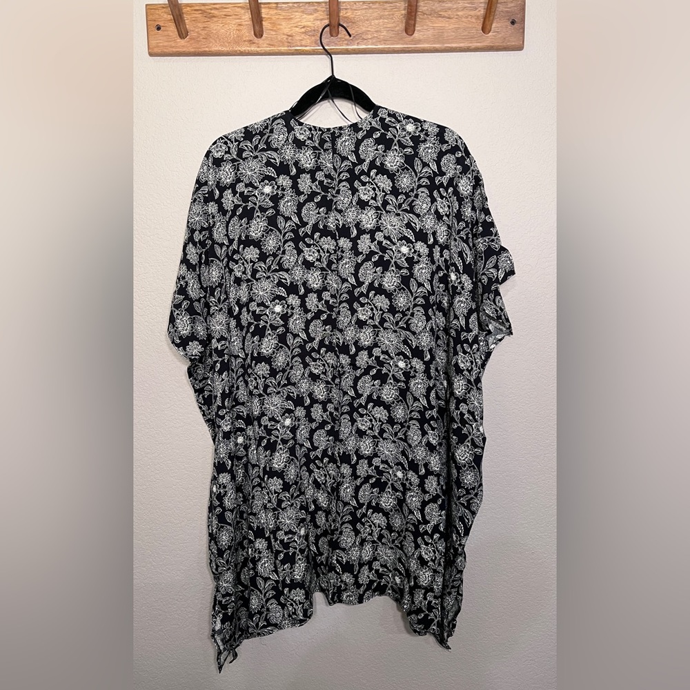 FOREVER 21 | Floral Wrap Kimono Swim Coverup - Picture 4 of 4